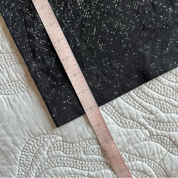 Lululemon - Rest Less Cropped 1/2 Zip - Herringbone Fade Black / White - Picture 11 of 11